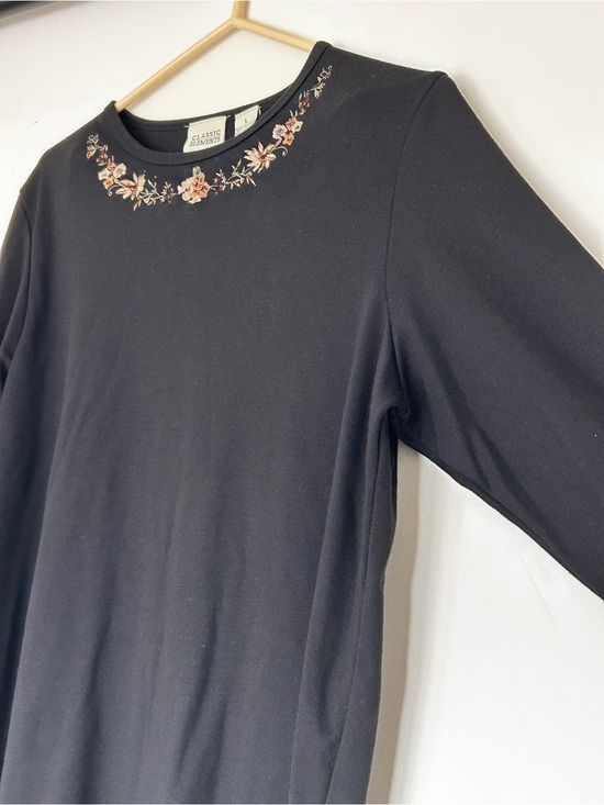 Classic Elements Tops - Vintage long sleeve floral tee sz L